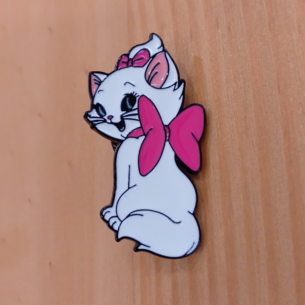🆕 Disney The Aristocats Marie Cat Enamel Pin Brooch